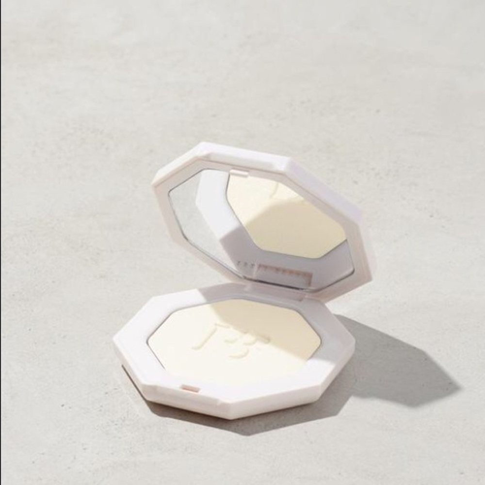 💗FENTY BEAUTY Killawatt Freestyle Highlighter Metal Moon